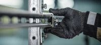 MT-CC-40/50 FL Předmontované U-kusy Svorka s předem namontovanou maticí Fast-Lock a čepem pro křížové spoje kanál-kanál s kanálem MT sloupku Použití 1