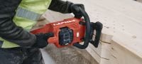 SCN 60-22 Akumulátorová řetězová pila 40cm akumulátorová řetězová pila pro demolici dřevěných konstrukcí, řezání dřevěných trámů, CLT a řeziva (akumulátor Nuron) Použití 3
