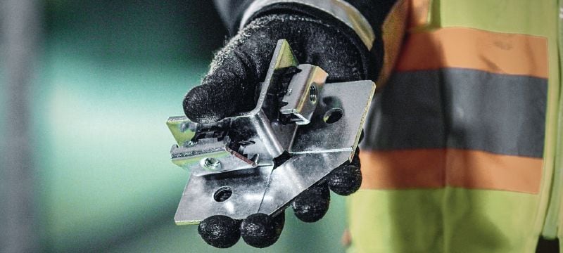 MT-C-LL1 FL Předmontovaný úhelník Pravoúhlá spojka s předmontovanou maticí Fast-Lock a čepem pro montáž konstrukcí vzpěrných kanálů. Použití 1