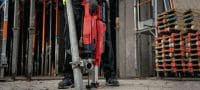 TE 5-22 akumulátorové vrtací kladivo Vrtací kladiva Hilti SDS Plus s dlouhým tělem a rukojetí pro vrtání směrem dolů (platforma baterie Nuron) Použití 1