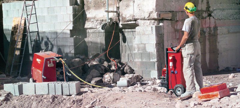 Slinuté diamantové lano SI SP-M/H (beton) Prémiové diamantové lano navržené k optimálnímu poměru rychlosti a životnosti v jakémkoli betonu a litině (lanová pila 15–30 kW) Použití 1