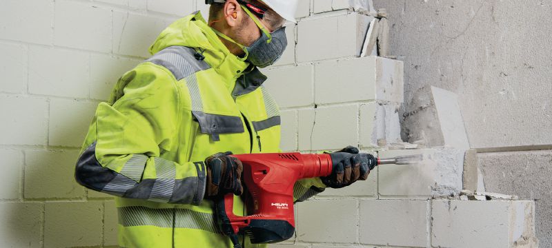 TE 500 SDS-Max Sekací kladivo Sekací kladivo SDS Max (TE-Y) pro lehké sekací práce v betonu a zdivu Použití 1