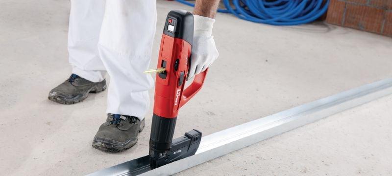 X-U MX hřeby do oceli a betonu (páskované) Vysoce výkonné páskované hřeby do betonu a oceli pro prachem poháněné přístroje Použití 1