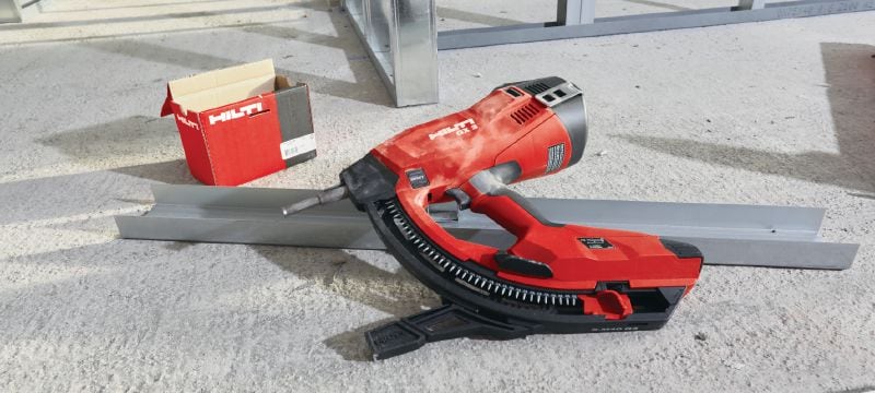 Plynem poháněný stroj pro přímou montáž GX 3 Plynem poháněný přístroj s jedním zdrojem na sádrokartonářské, elektrické, mechanické a stavební aplikace Použití 1