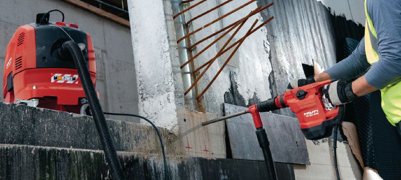 TE 50-AVR Kombinované kladivo Naše nejkompaktnější vrtací kladivo SDS Max (TE-Y), které je pro svou lehkost a ovladatelnost vhodné k pohodlnému vrtání a sekání do betonu, kamene a zdiva Použití 1