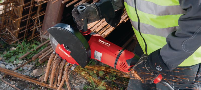 Úhlová bruska AG 230-27DB 2700W úhlová bruska s bezpečnostním spínačem, otočnou rukojetí a brzdou pro kotouče do 230 mm Použití 1
