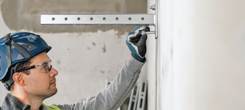 HST2-R V3 Expanzní kotva Vysoce výkonná expanzní kotva (M8-M16) pro statické a seizmické zatížení do betonu s trhlinami (nerezová ocel) Použití 1