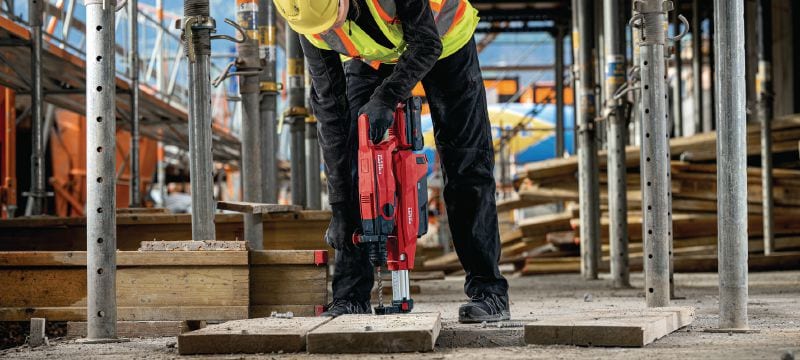 TE 5-22 akumulátorové vrtací kladivo Vrtací kladiva Hilti SDS Plus s dlouhým tělem a rukojetí pro vrtání směrem dolů (platforma baterie Nuron) Použití 1
