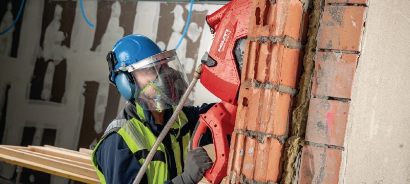 Elektrický řezač DCH 300-X Suchý i mokrý elektrický ruční diamantový řezač – řezání do hloubky 120 mm s 305mm kotoučem Použití 1