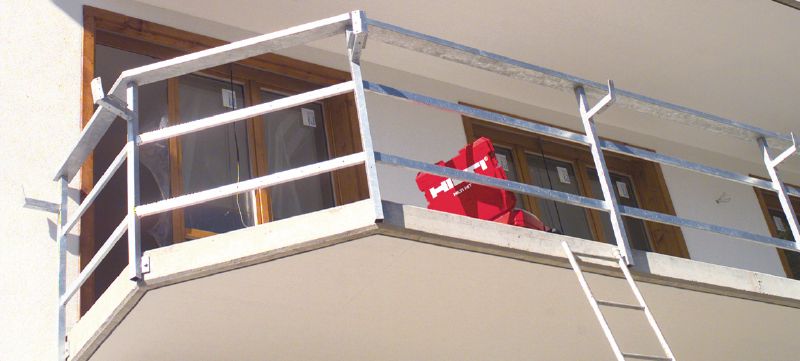 Expanzní kotva HST2-R Standardní expanzní kotva pro beton s trhlinami (A4 SS) Použití 1