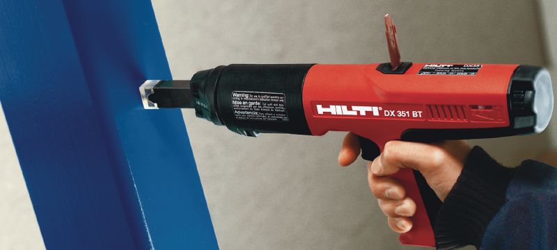 Prachem poháněný přístroj DX 351-BT Plně automatický prachem poháněný přístroj, vysoce produktivní, kompaktní, pro závitové tyče Použití 1