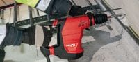 Vrtací kladivo TE 30-AVR Výkonné vrtací kladivo SDS Plus (TE-C) s aktivním omezováním vibrací pro těžké vrtání a opravné sekání do betonu Použití 1
