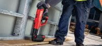 Sada s prachem poháněnou hřebíkovačkou DX 6 Plně automatická prachem poháněná hřebíkovačka – sada na stěny a bednění Použití 3