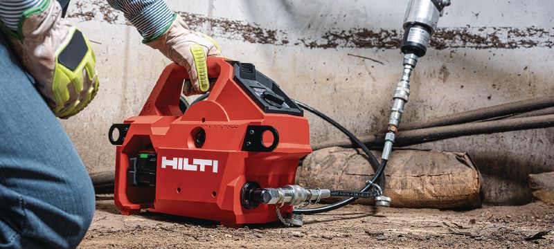 NUN 10K-22 Akumulátorová hydraulická pumpa Akumulátorová hydraulická pumpa s tlakem 10 000 PSI (700 barů) pro náročné řezání/krimpování a dálkové řezání podzemních a pancéřových kabelů (akumulátor Nuron) – dálkové ovládání je součástí dodávky Použití 1
