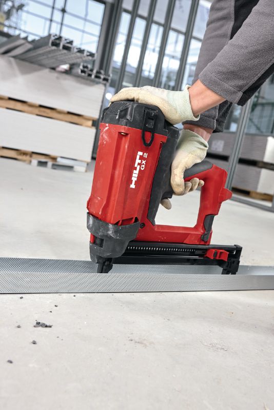 Hřeby do betonu (páskované) X-C G2 MX Standardní páskované hřeby do betonu a dalších základních materiálů pro plynem poháněný přístroj GX 2 Použití 1