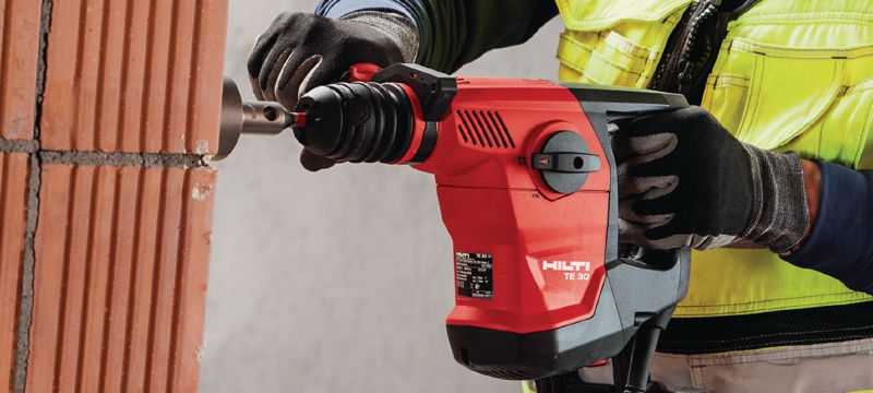 Vrtací kladivo TE 30 Výkonné vrtací kladivo SDS Plus (TE-C) pro těžké vrtání do betonu Použití 1