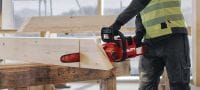 SCN 60-22 Akumulátorová řetězová pila 40cm akumulátorová řetězová pila pro demolici dřevěných konstrukcí, řezání dřevěných trámů, CLT a řeziva (akumulátor Nuron) Použití 1