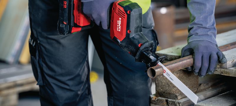 Jednoruční přímočará pila ocaska SR 4-22 Kompaktní a lehká akumulátorová jednoruční přímočará pila ocaska s bezkartáčovým motorem, pro každodenní bourací práce i pro rychlé, přesné řezání (platforma baterie Nuron) Použití 1