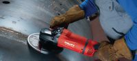 Úhlová bruska AG 230-27DB 2700W úhlová bruska s bezpečnostním spínačem, otočnou rukojetí a brzdou pro kotouče do 230 mm Použití 2