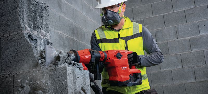 TE 500-22 SDS-Max Akumulátorové sekací kladivo Akumulátorové sekací kladivo v provedení SDS Max (TE-Y) pro bourání a sekání betonu nebo zdiva, s funkcí aktivního omezování vibrací (platforma baterie Nuron) Použití 1