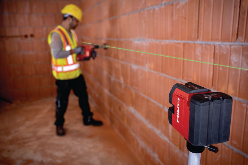 12V olovnicový a křížový laser PMC 20-CG Kombinovaný laser se zeleným paprskem se 2 liniemi a 5 body pro kontrolu svislosti, nivelace, zarovnávání a vyměřování pravých úhlů (s 12V baterií) Použití 1