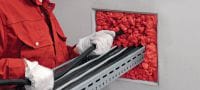 Flexibilní protipožární pěna CFS-F FX Flexibilní protipožární pěna se snadnou instalací pomáhá vytvořit ohňovou a kouřovou bariéru okolo kabelových a smíšených prostupů Použití 3