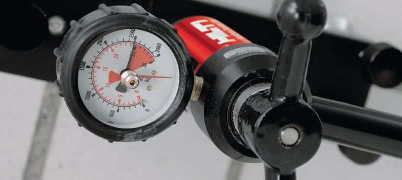 Tester pro kotvy HAT 28 Tester pro tahové zkoušky u kotev a připevňovacích prvků DX Použití 1