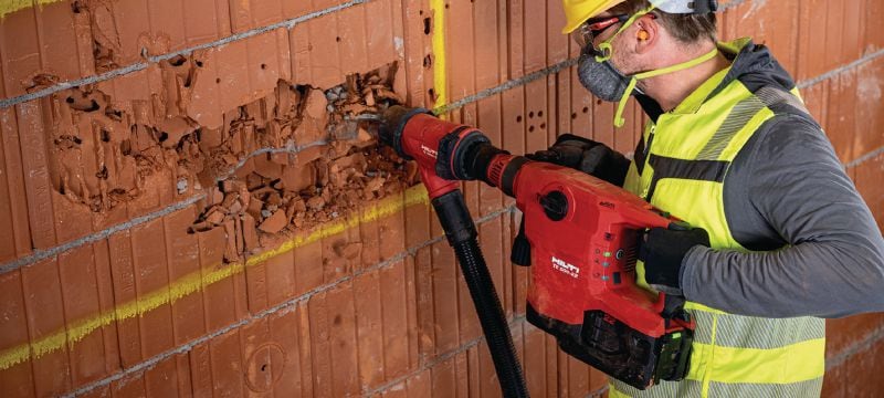 TE 500-22 SDS-Max Akumulátorové sekací kladivo Akumulátorové sekací kladivo v provedení SDS Max (TE-Y) pro bourání a sekání betonu nebo zdiva, s funkcí aktivního omezování vibrací (platforma baterie Nuron) Použití 1