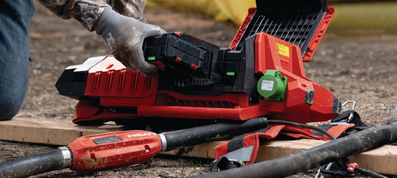 Nástavec pro vibrátor betonu NCV Nástavec pro použití s akumulátorovými vibrátory betonu Hilti NCV 10-22 s upevněním na záda (platforma s akumulátorem Nuron) Použití 1