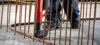Sada s prachem poháněnou hřebíkovačkou DX 6 Plně automatická prachem poháněná hřebíkovačka – sada na stěny a bednění Použití 11