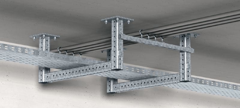MIC-MI/MQ-X Žárově pozinkovaná (HDG – hot-dip galvanized) spojka k upevnění sloupků z MQ profilů kolmo na nosníky MI Použití 1
