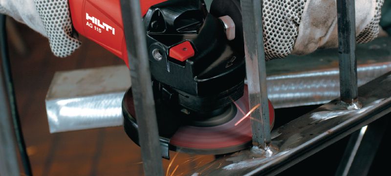 Úhlová bruska AG 115-S Úzká úhlová bruska 850 W (230 V), 700 W (100–110 V) s bočním vypínačem, pro kotouče do 115 mm Použití 1
