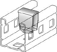 MC-PI OC-A Žárově pozinkovaná (HDG) výztužná vložka kanálu pro použití v místech, kde jsou závitové součásti/šrouby namontovány skrze venkovní strany MC-3D montážních nosníků