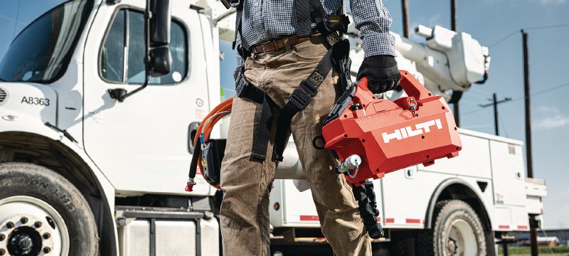NUN 10K-22 Akumulátorová hydraulická pumpa Akumulátorová hydraulická pumpa s tlakem 10 000 PSI (700 barů) pro náročné řezání/krimpování a dálkové řezání podzemních a pancéřových kabelů (akumulátor Nuron) – dálkové ovládání je součástí dodávky Použití 1