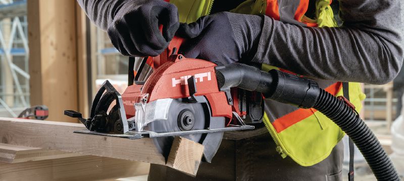Akumulátorová kotoučová pila na dřevo SC 6WL-22 Akumulátorová kotoučová pila pro řezání dřeva do 60 mm | 2 3/8 s rychlejším univerzálním pilovým kotoučem na dřevo o průměru 165 mm | 6 1/2 Použití 1