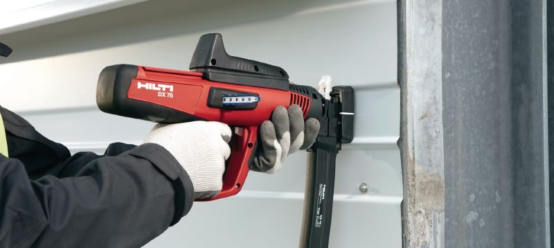 X-ENP MX hřeby pro připevňování roštů (páskované) Páskované hřeby pro připevňování kovových roštů k ocelovým konstrukcím pomocí prachem poháněných přístrojů Použití 1