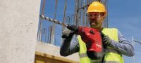 Kombinované kladivo TE 70-AVR Velmi výkonné kombinované kladivo SDS-Max (TE-Y) s aktivním omezováním vibrací pro těžké vrtání a sekání do betonu Použití 1