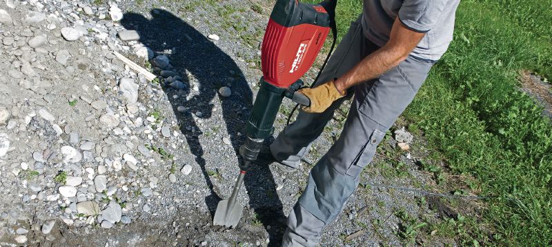 Rýčové sekáče TE-S SP Mimořádně ostré rýčové sekáče s upínáním TE-S pro kopání udusaného štěrku nebo hlíny Použití 1